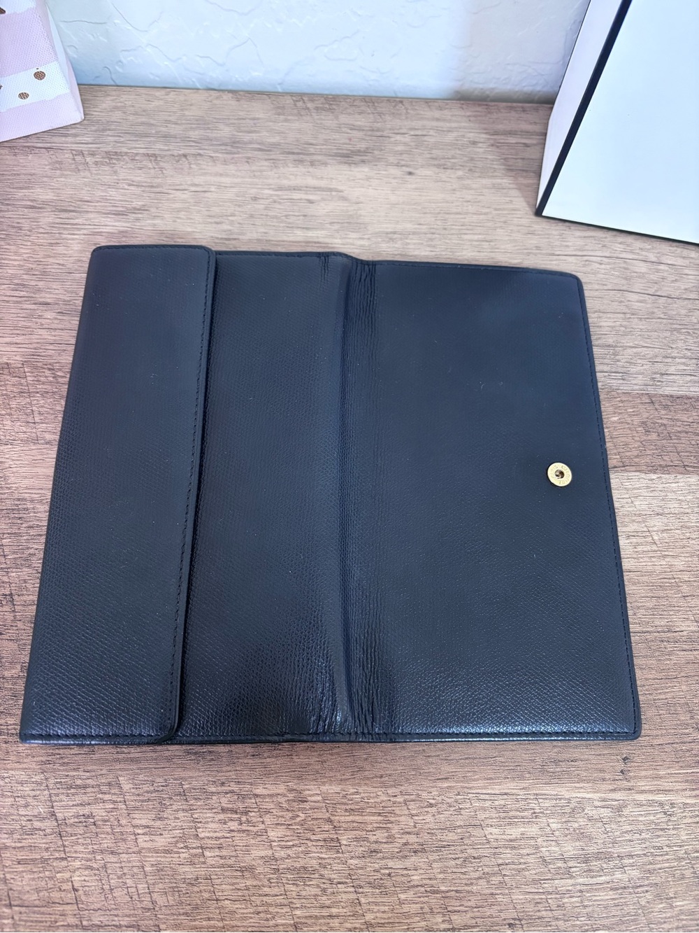 CHANEL Black Continental Wallet with Gold CC Snap - Picture 4 of 15